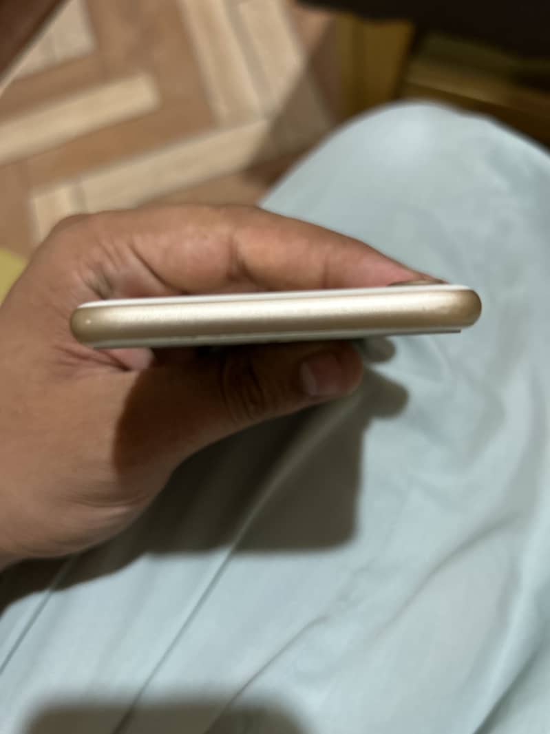 Apple iPhone 7 5
