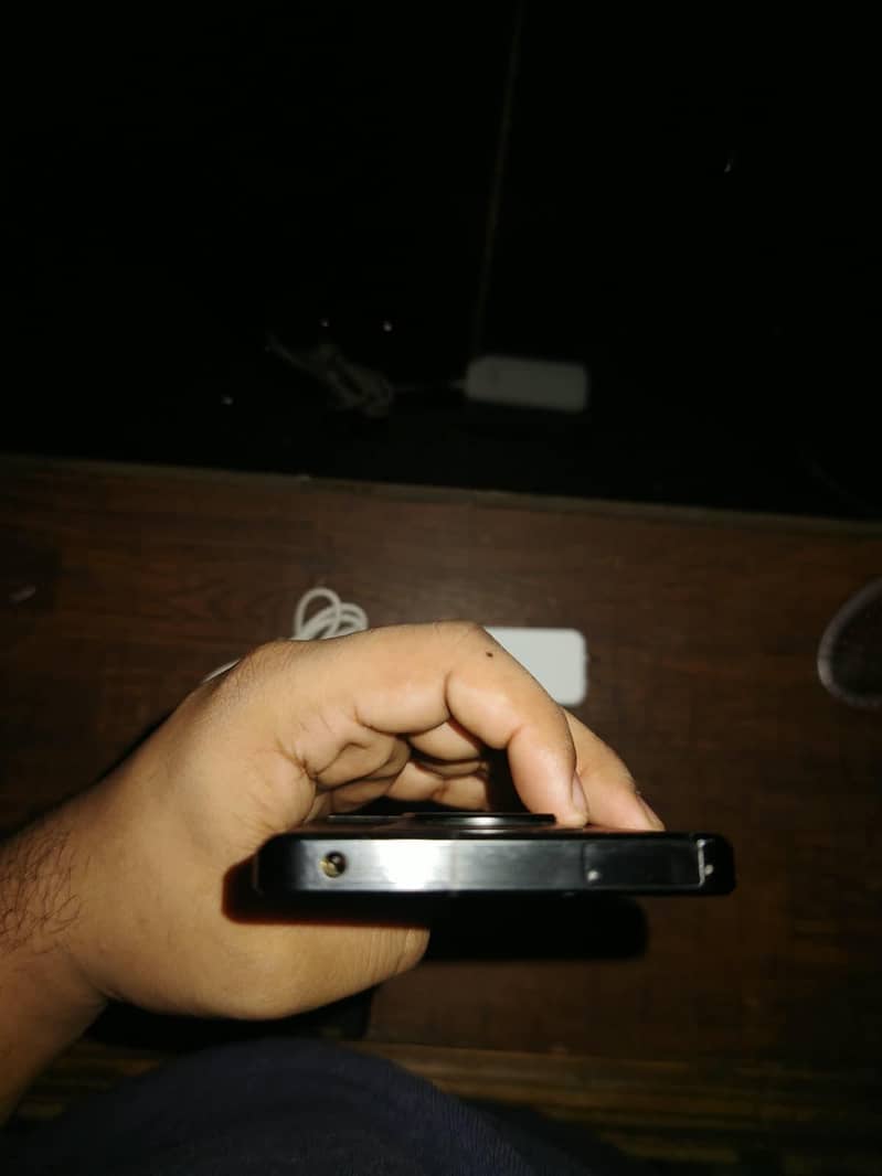 Sharp Aquos R7 0