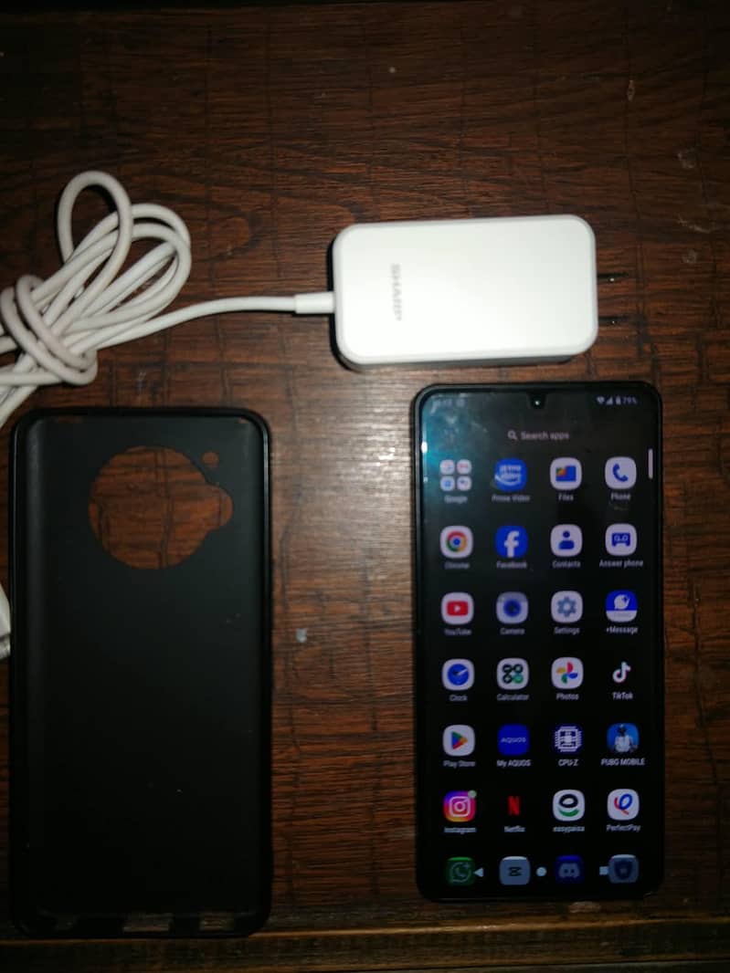 Sharp Aquos R7 3