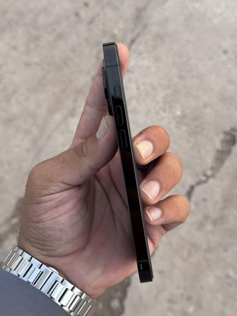 Apple iPhone 14 Pro 2