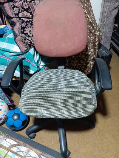 computer table and rewolving chair
