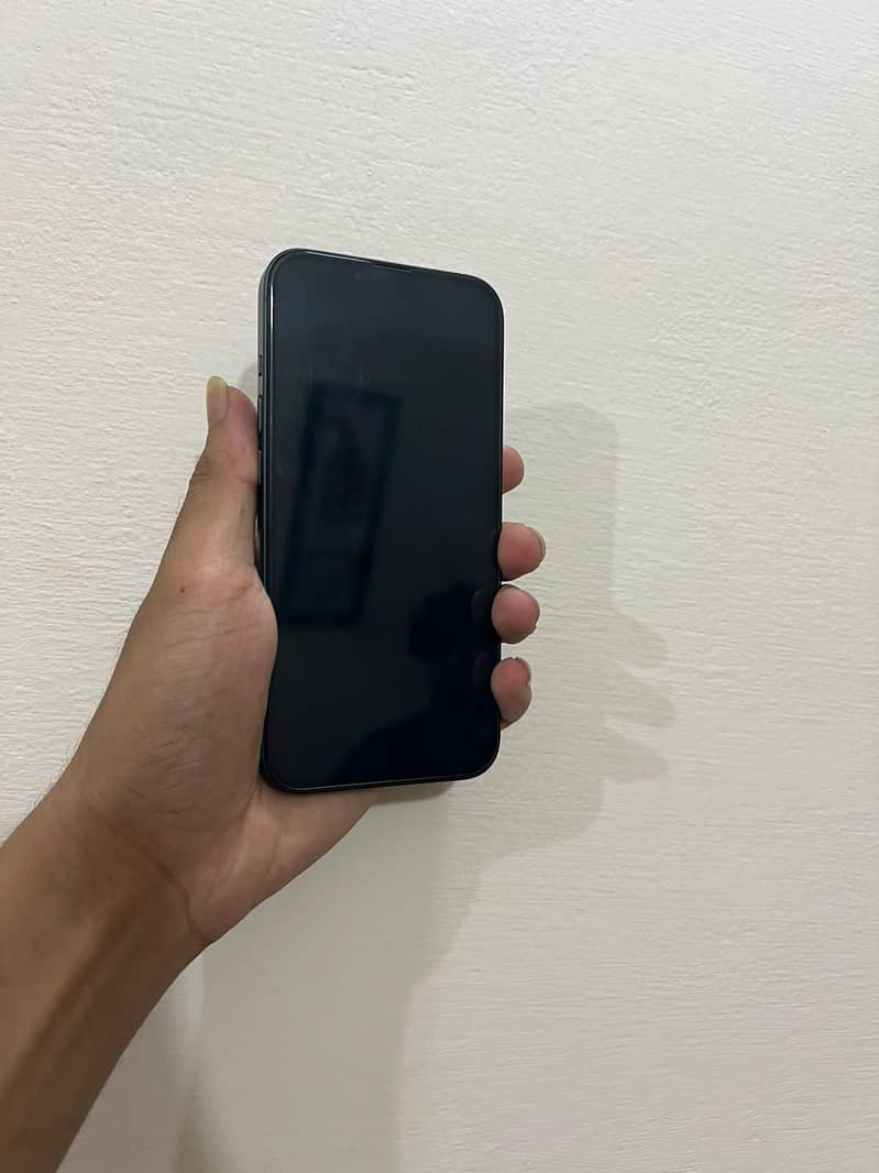 Apple iPhone 13 1