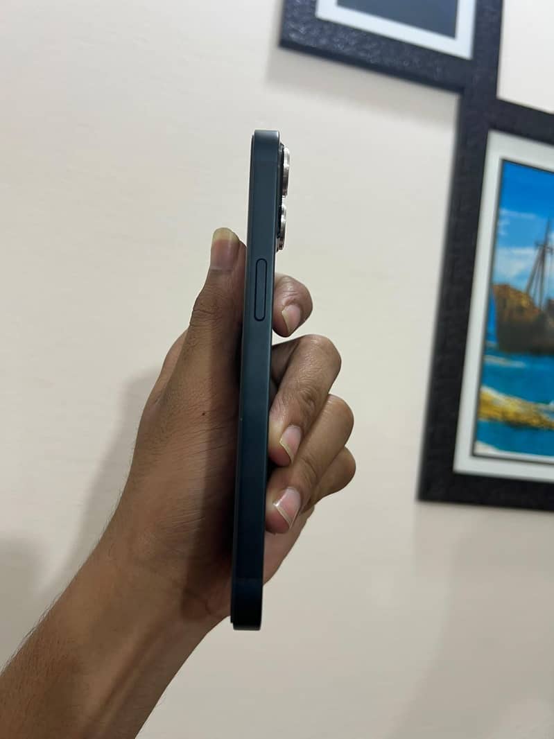 Apple iPhone 13 2