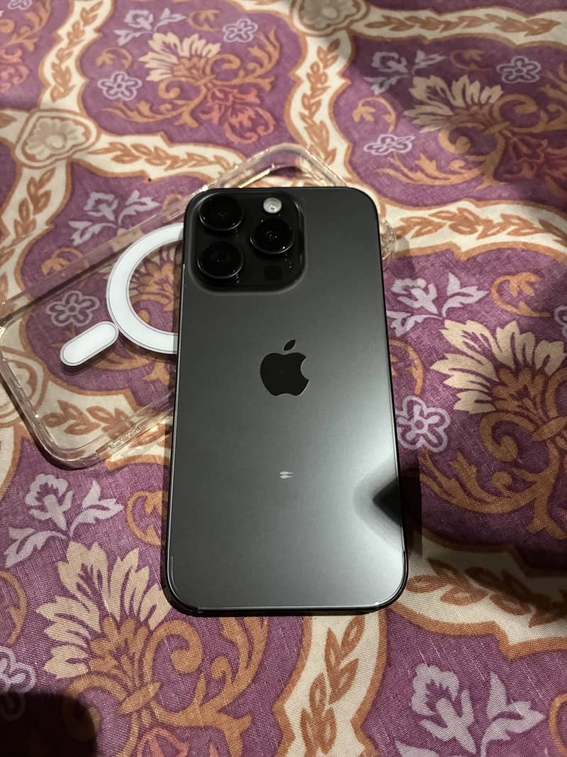 Apple iPhone 15 Pro 4