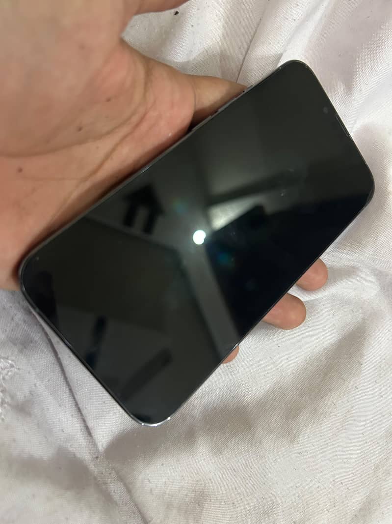 Apple iPhone 13 Pro 1