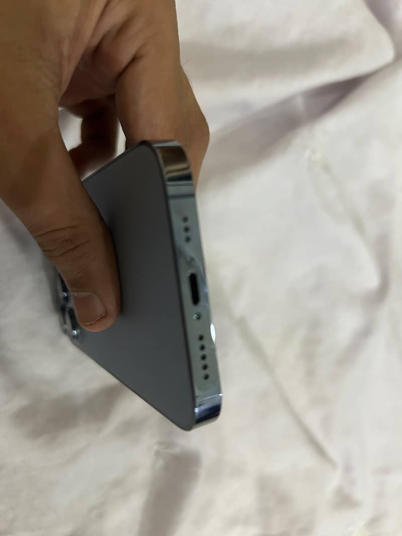 Apple iPhone 13 Pro 2