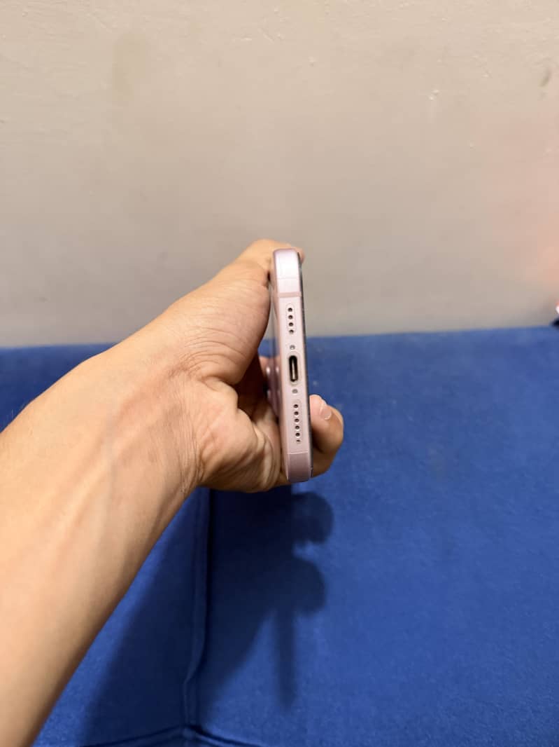 Apple iPhone 15 plus 6