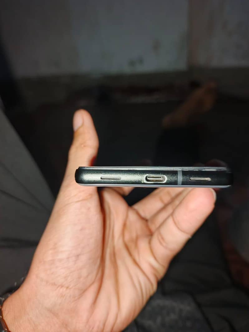 Google Pixel 6a 5