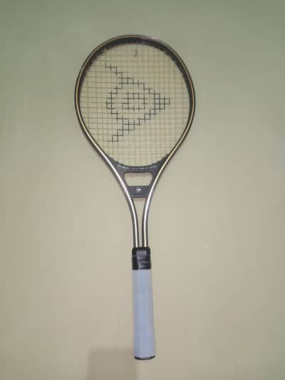tennis racket brand dunlop