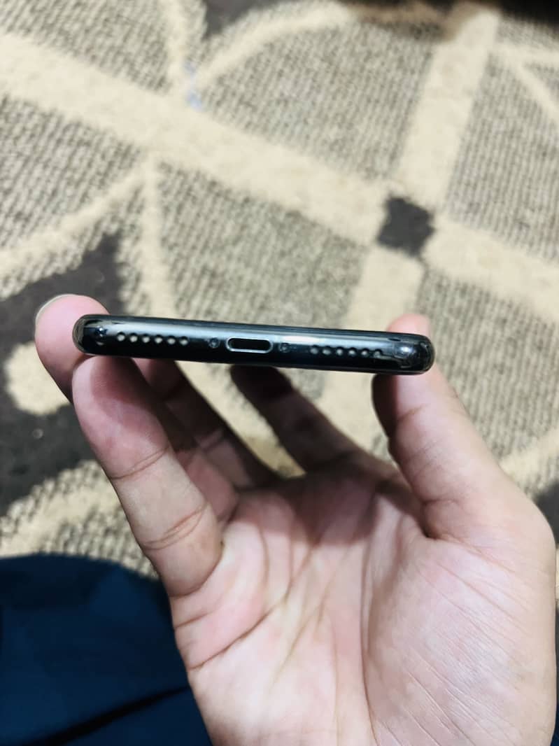 Apple iPhone X 3