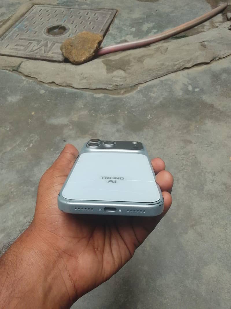 Apple iPhone 17 Pro Max 1