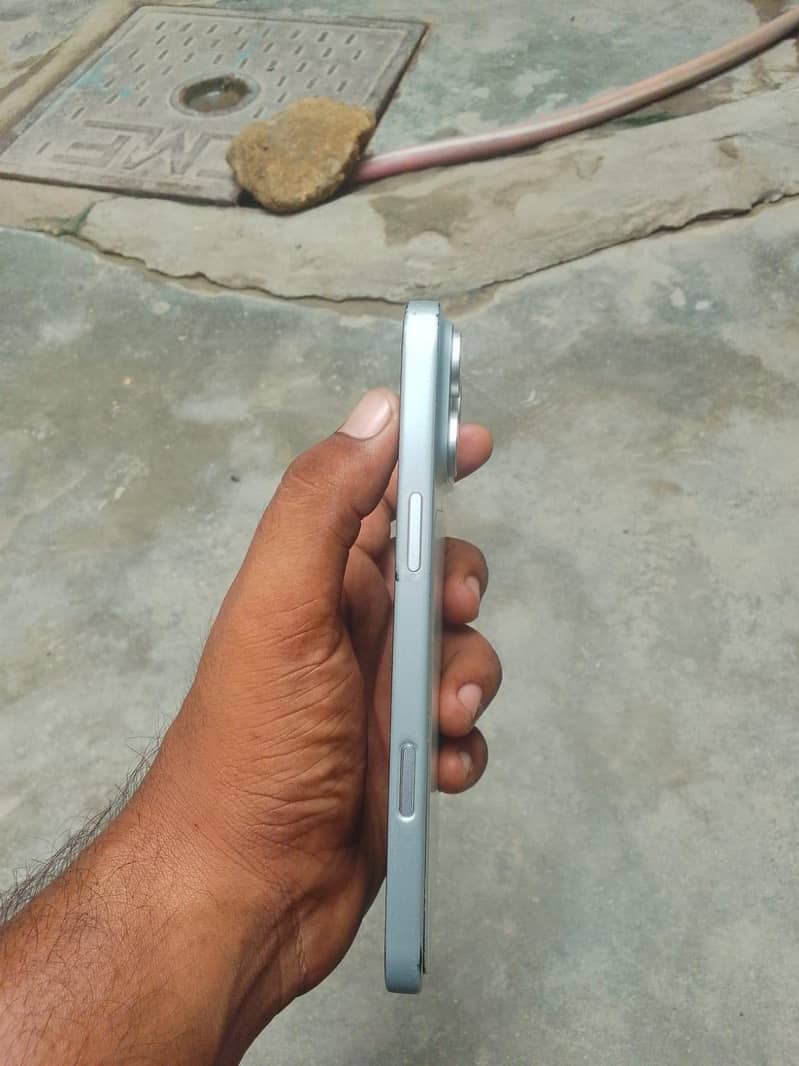 Apple iPhone 17 Pro Max 4