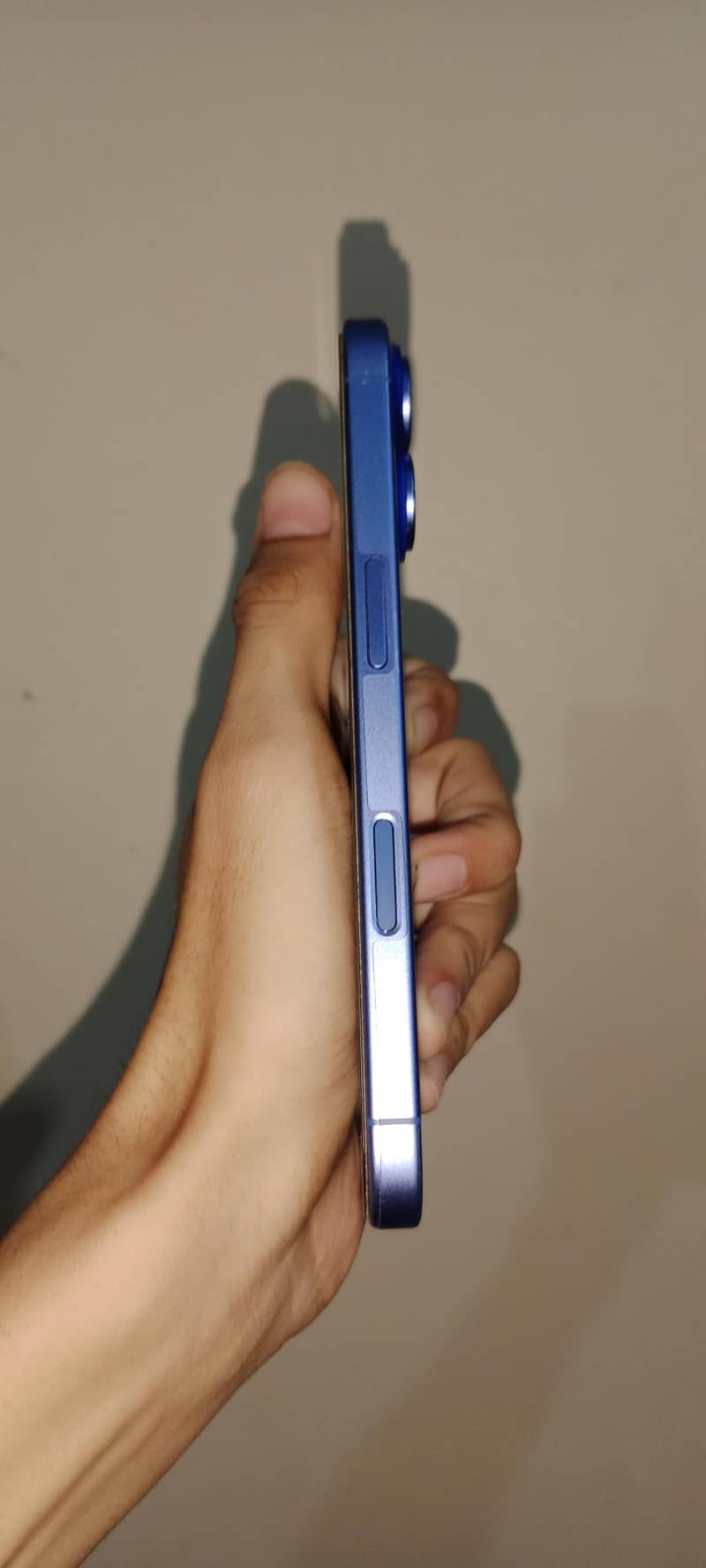 Apple iPhone 16 1