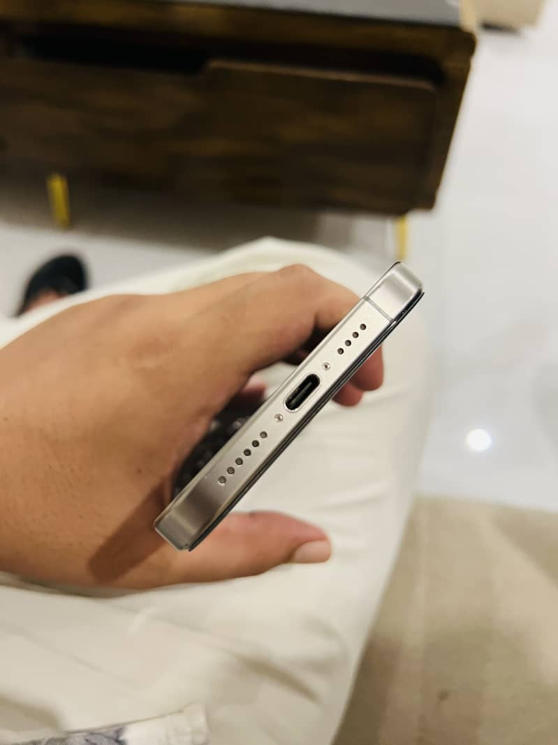 Apple iPhone 15 Pro Max 1
