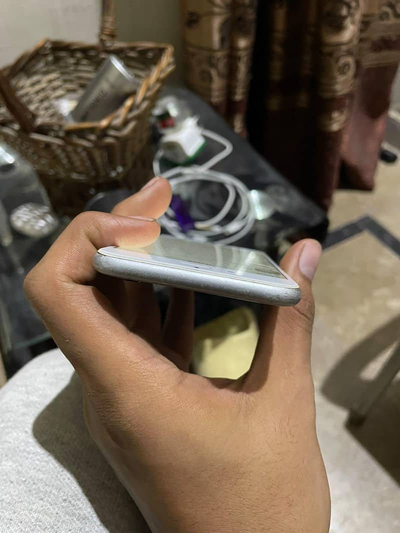 Apple iPhone 6 4
