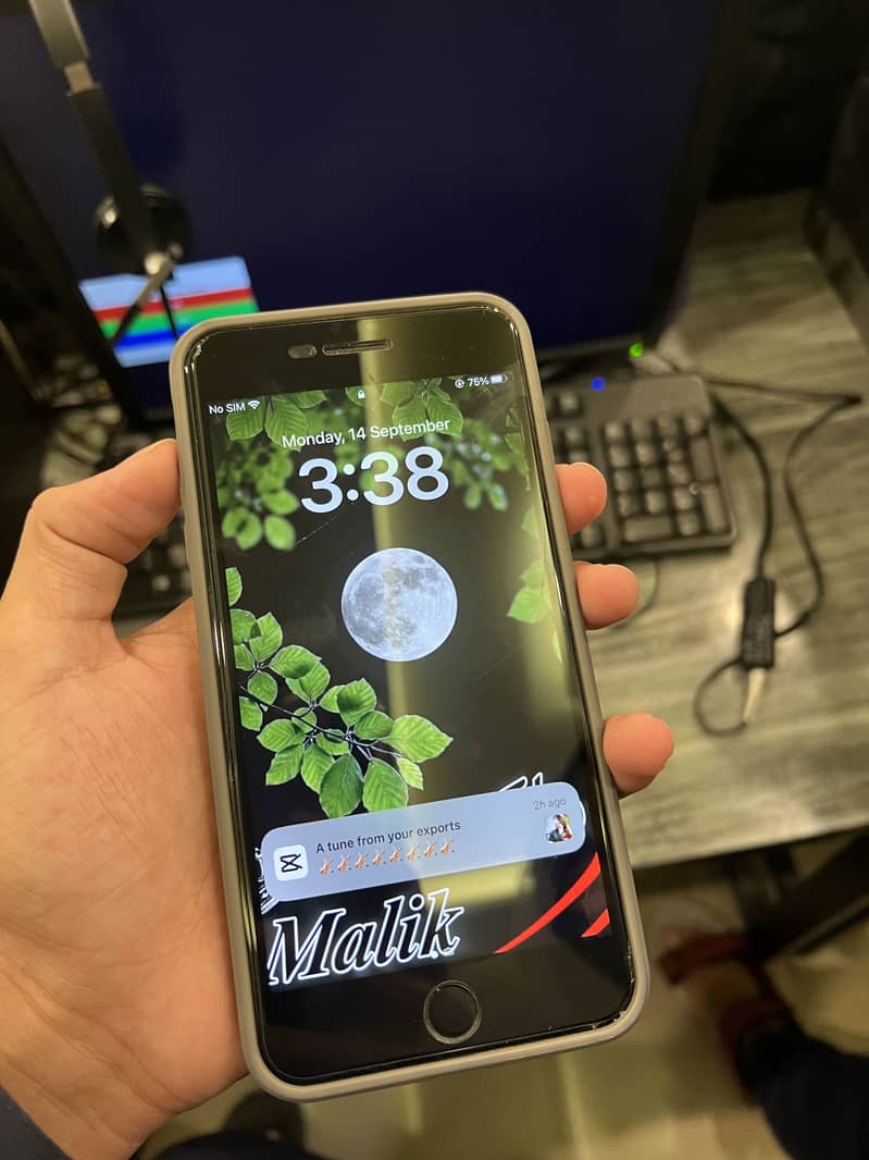 Apple iPhone 8 Plus 1