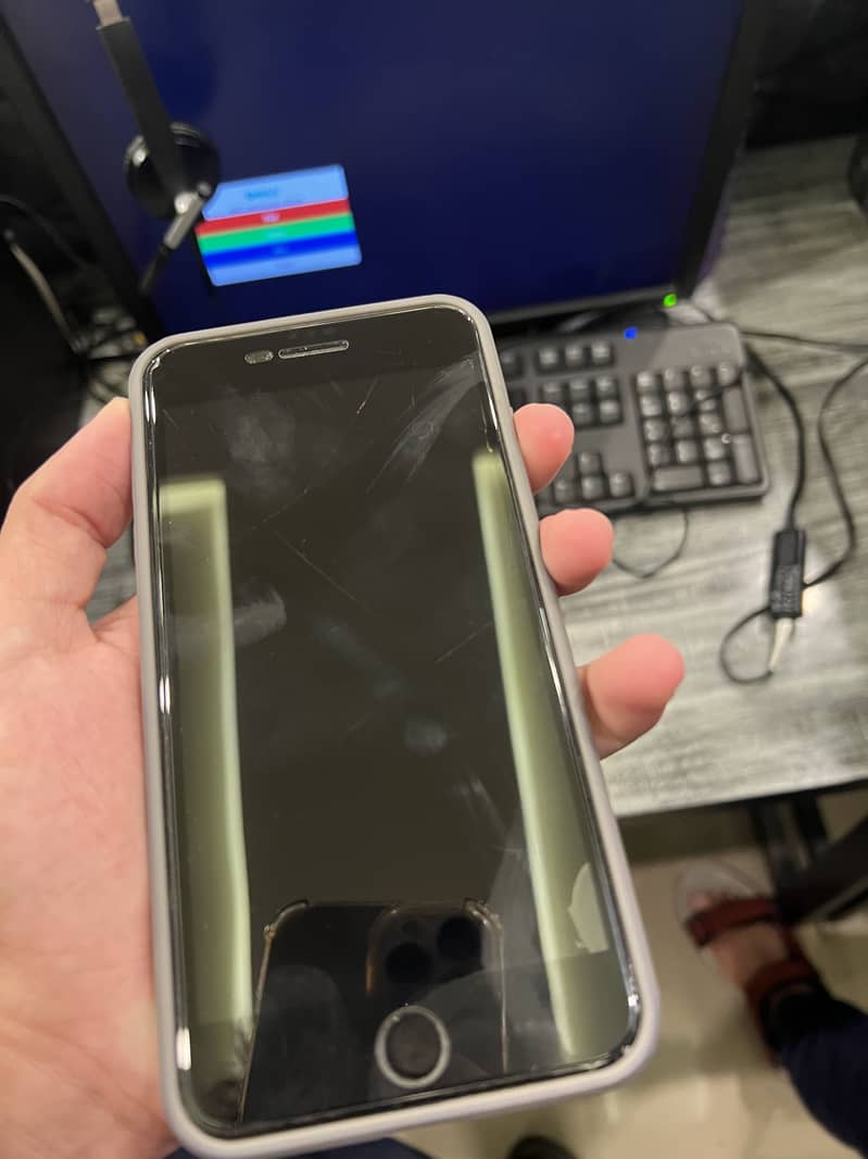 Apple iPhone 8 Plus 2