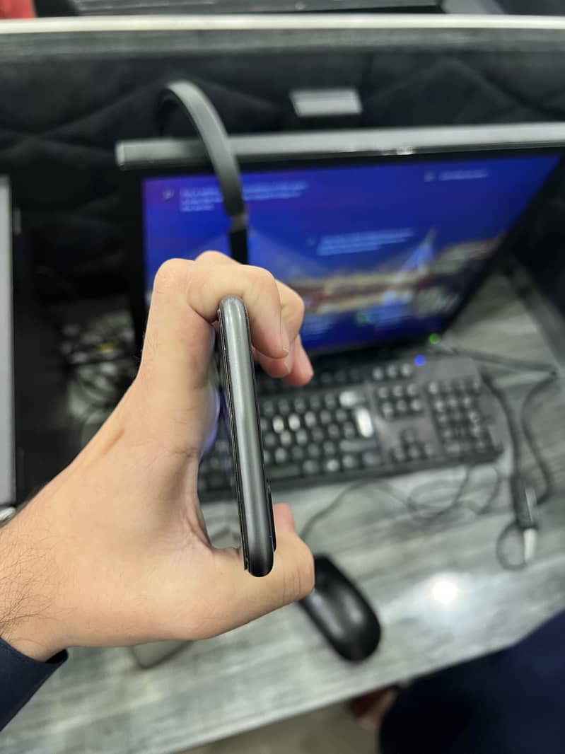 Apple iPhone 8 Plus 5