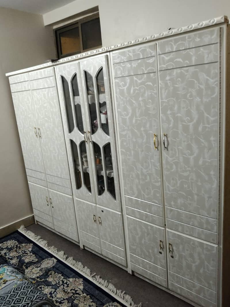 Almari/Wardrobe 1