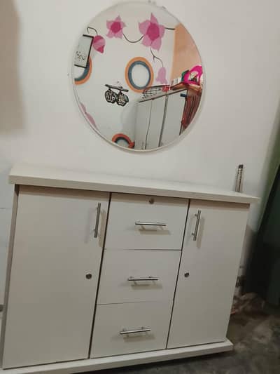 almari and dressing for sale