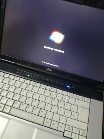 Fujitsu laptop core i5 2nd gen 4gb ram no hard 2 hur btry shamsabadrwp