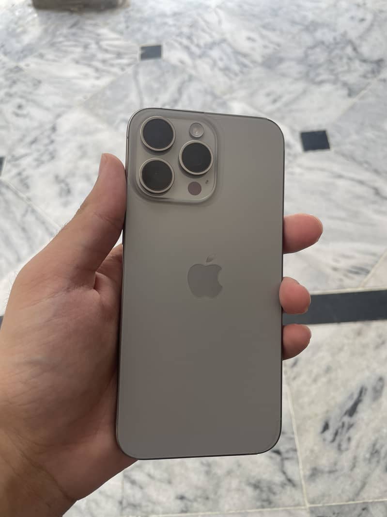 Apple iPhone 15 Pro Max 0