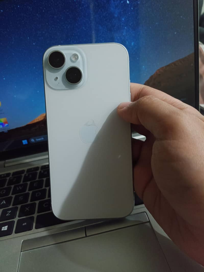 Apple iPhone 15 3