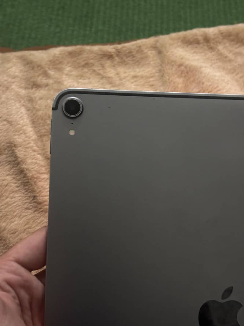 ipad pro (cellular ) 3rd Generation 0