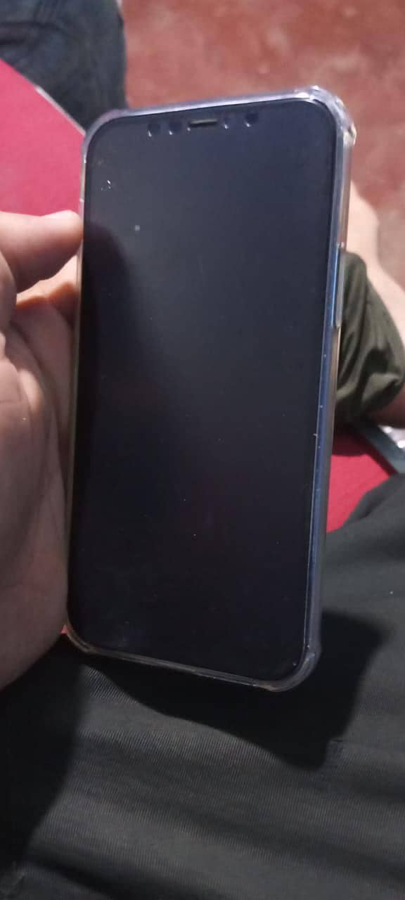 Apple iPhone 12 3