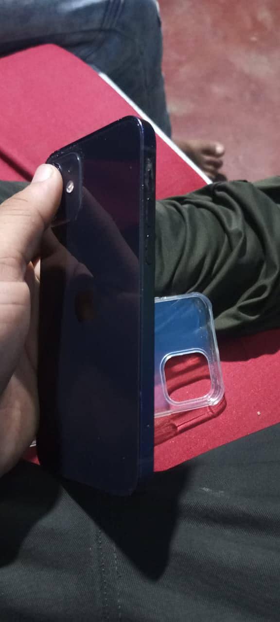 Apple iPhone 12 7
