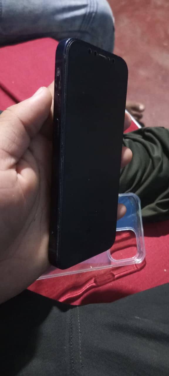 Apple iPhone 12 8