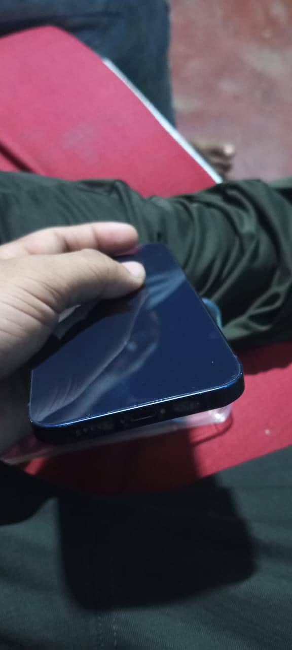 Apple iPhone 12 9