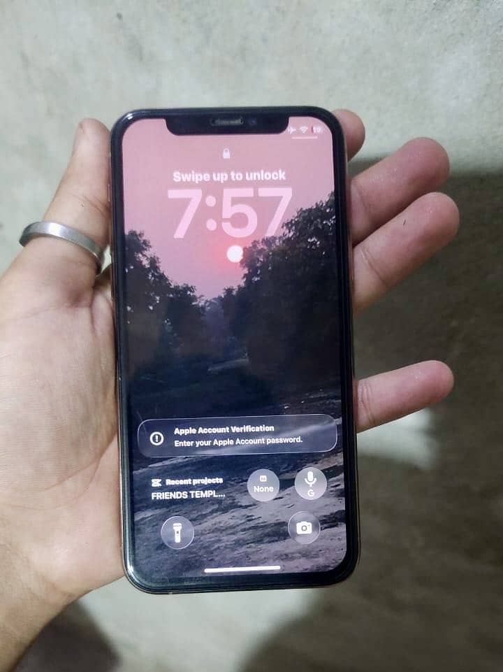 Apple iPhone 11 pro 1