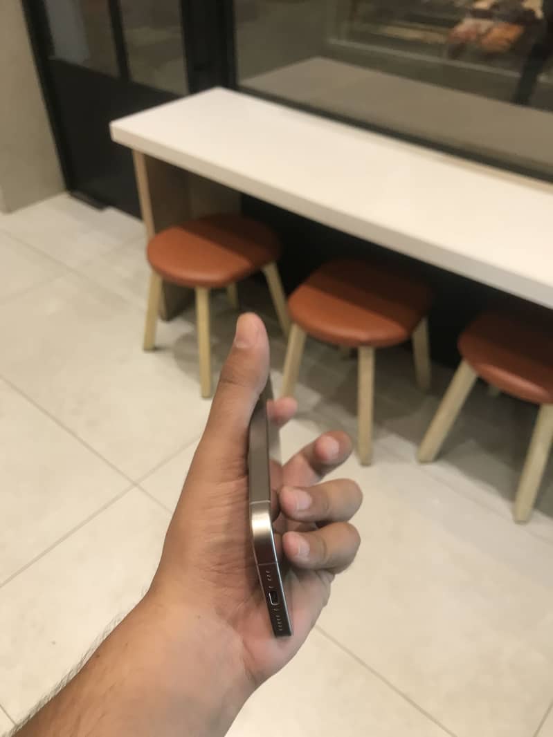Apple iPhone 15 Pro 0
