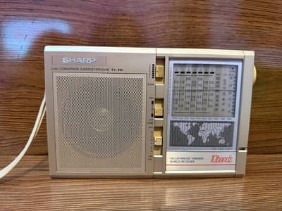 SHARP FV-310 Dual Conversion: 10 Band Radio