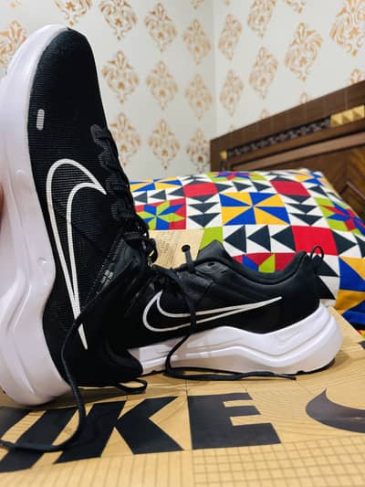 Nike Originals US 11 / UK 10 - 100% Original - Brand New