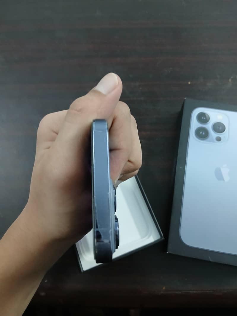 Apple iPhone 13 Pro 2