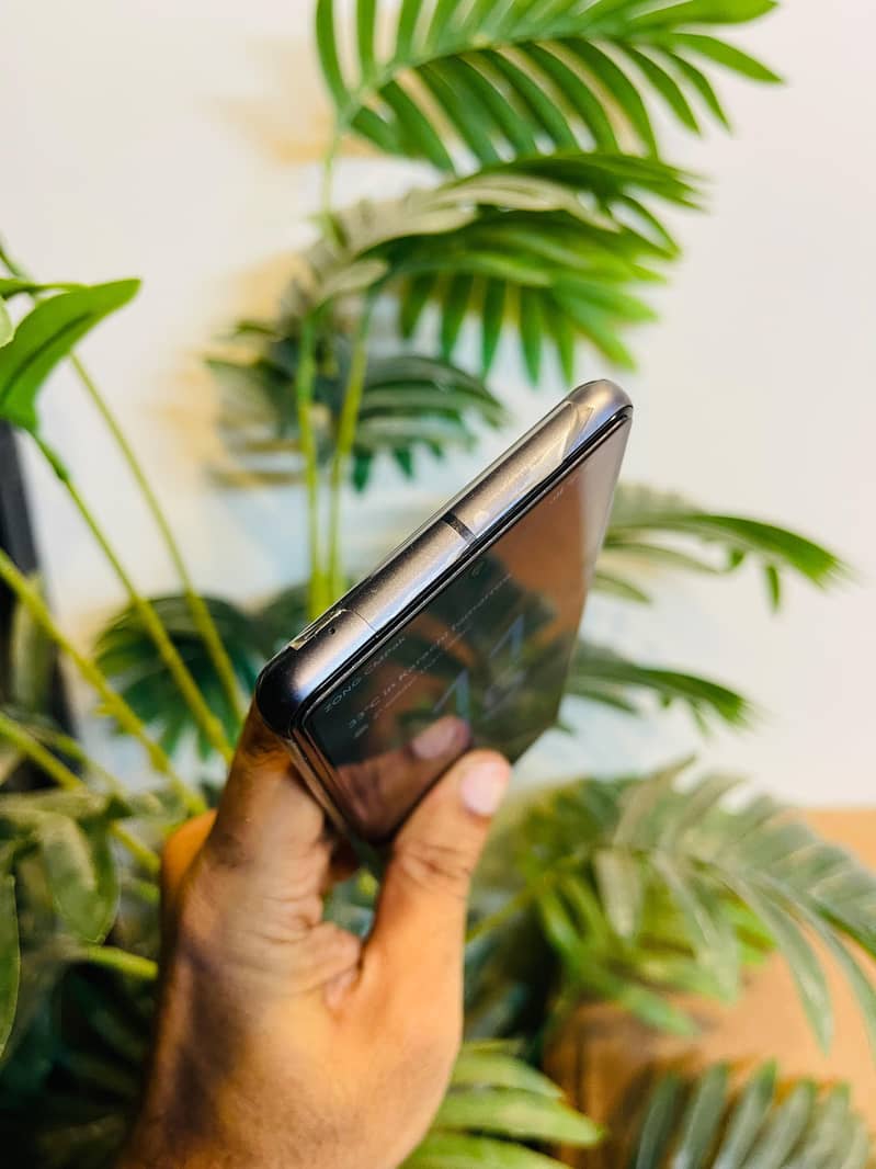 Google Pixel 7 4