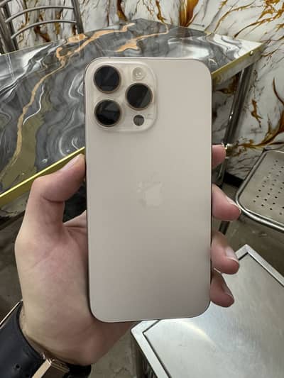 Apple iPhone 16 Pro Max