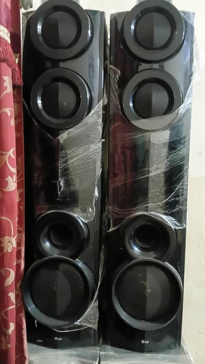 LG Tower Woffer Saround speakers