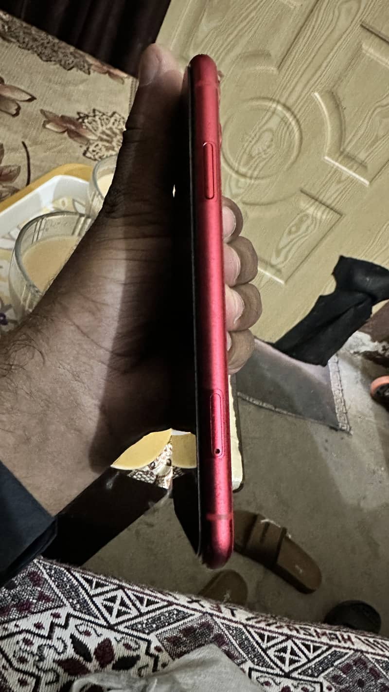 Apple iPhone 11 3