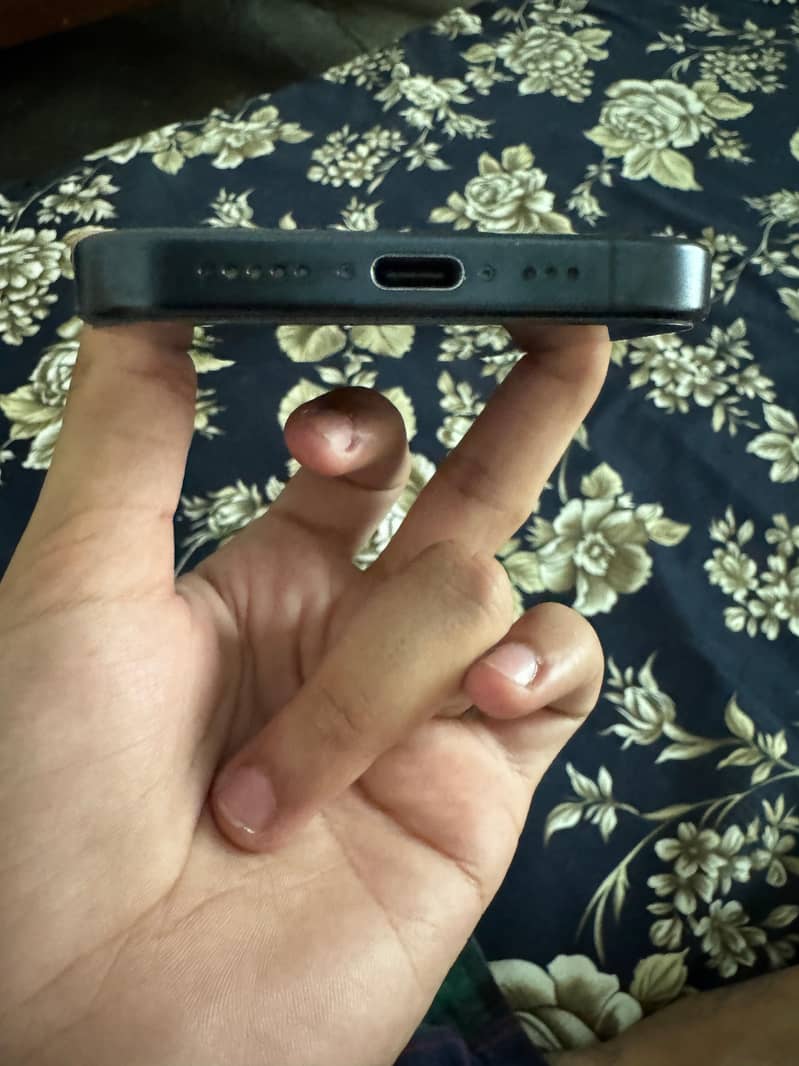 Apple iPhone 15 Pro 7