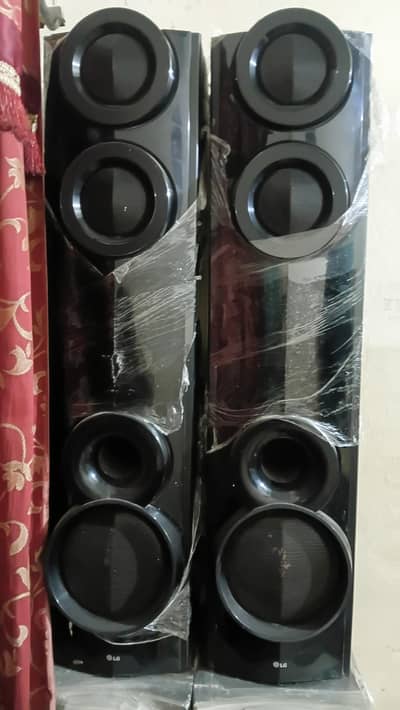 LG Tower Wofer speakers Heavy sound Heavy Base