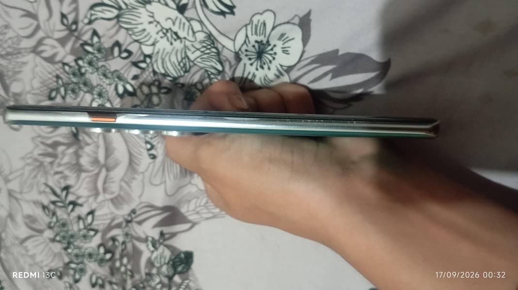 Tecno Camon 40pro 1