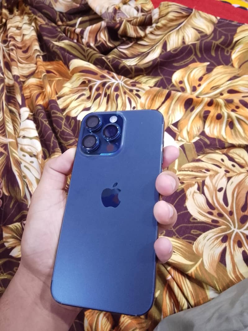 Apple iPhone 15 Pro Max 1