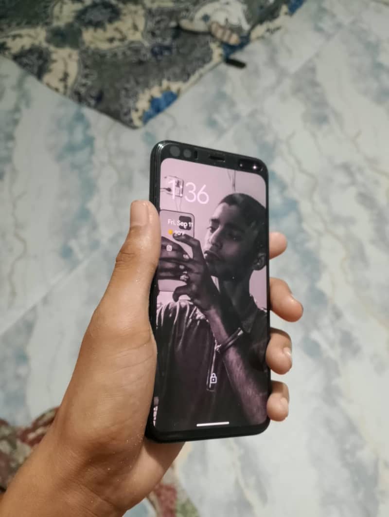 Google Pixel 4 3