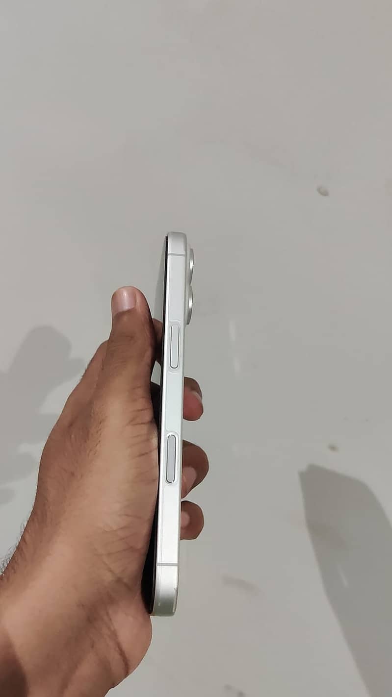 Apple iPhone 17 9