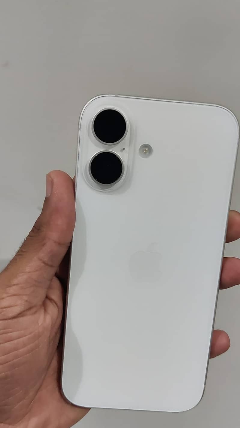 Apple iPhone 17 4