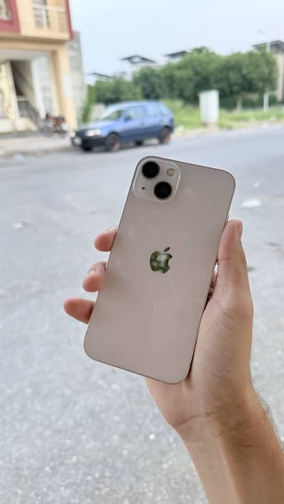Apple iPhone 13