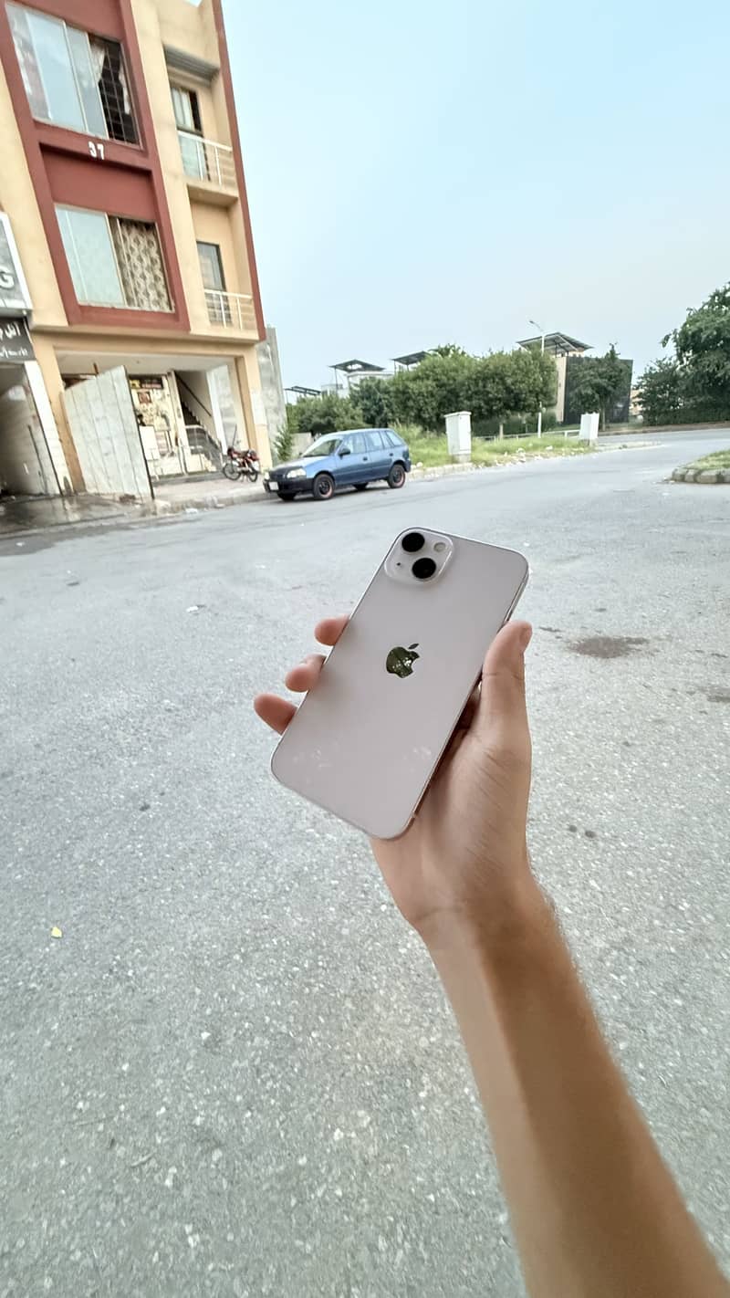 Apple iPhone 13 2